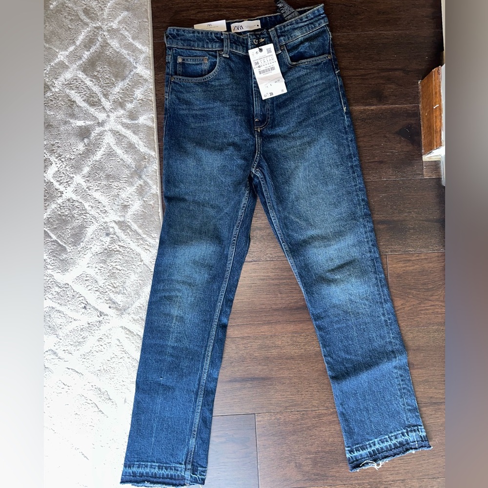 NWT Zara Women Slim Fit Ankle Length High Rise. Size 4